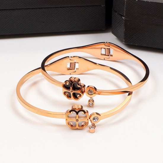 Van Cleef & Arpels Alhambra Of Rose Gold And Gold Bracelets 2 Colors