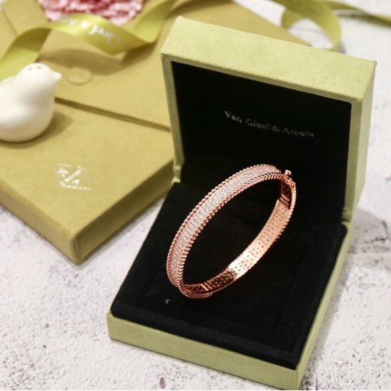 Van Cleef & Arpels Perlee Sweet Colovers Gold/Silver And Rose Gold Bracelets