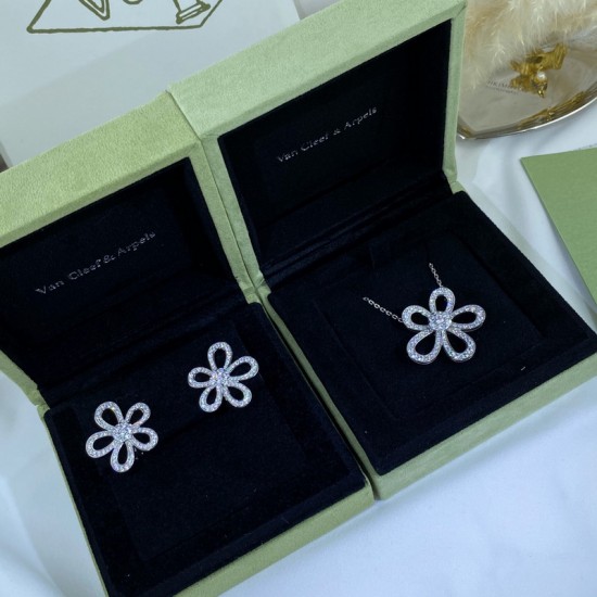 Van Cleef & Arpels Flowerlace Of Silver VCA Earrings