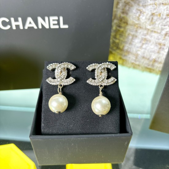 Chanel Cold Classic Womens Drop Earrings