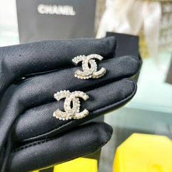 Chanel Cold Classic Womens Earrings 