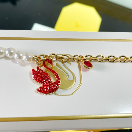 Swarovski Iconic Swan Red Gold Bracelet 5677792