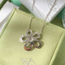 Van Cleef & Arpels Flowerlace Silver/VCA Necklaces 