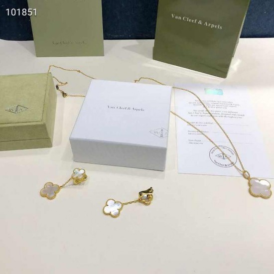 Van Cleef & Arpels Sweet Alhambra Of Gold VCA Necklaces White