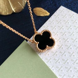 Van Cleef & Arpels Vintage Alhambra Of Rose Gold VCA Necklaces Black 