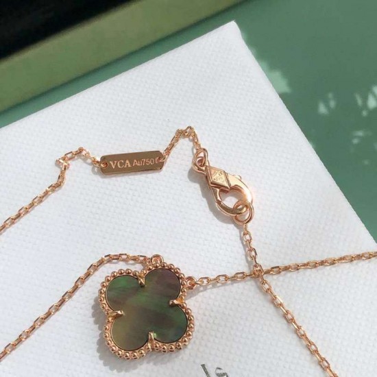 Van Cleef & Arpels Vintage Alhambra Of Rose Gold/VCA Necklaces Green