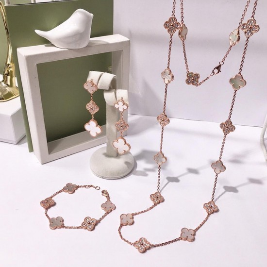 Van Cleef & Arpels Vintage Alhambra Of Rose Gold VCA Necklaces Silver 20 Flowers