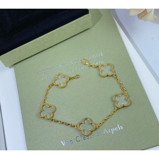 Van Cleef & Arpels Vintage Alhambra Rose Gold Of VCA Necklaces 5 Flowers