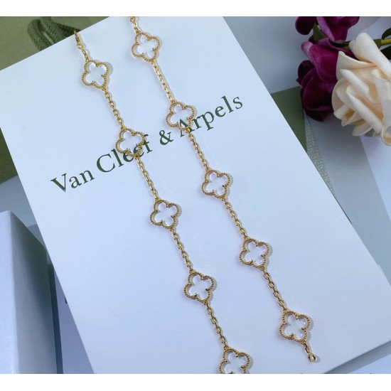 Van Cleef & Arpels Vintage Alhambra Rose Gold Of VCA Necklaces 5 Flowers