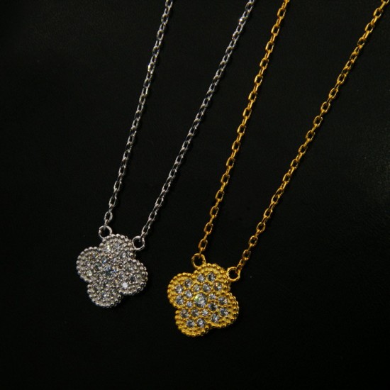 Van Cleef & Arpels Vintage Alhambra Silver Of VCA Necklaces Gold