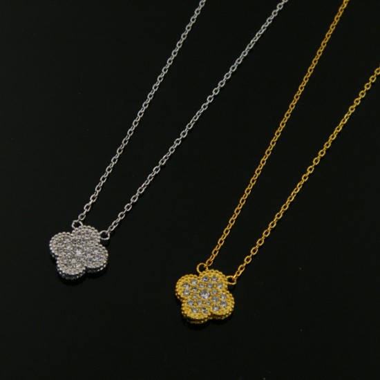 Van Cleef & Arpels Vintage Alhambra Silver Of VCA Necklaces Gold