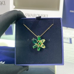 Swarovski Gema Pendant 5658399 Mixed Cuts Flower Green Gold-Tone Plated Necklace