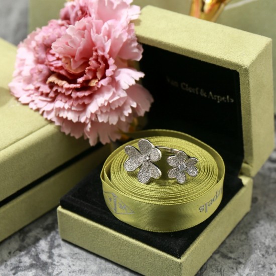 Van Cleef & Arpels Frivole Rose Gold With Silver/Yellow Gold VCA Rings