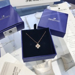 Swarovski Latisha Flower Pendant 5420246