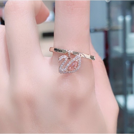 Swarovski Dazzling Swan Ring 5569923