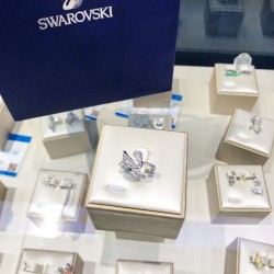 Swarovski Iconic Swan Ring 5215040