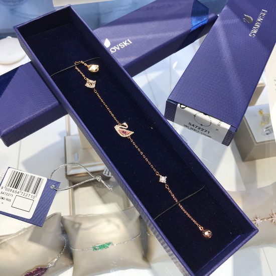 Swarovski Dazzling Swan Bracelet 5472271 17.5CM