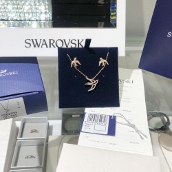 Swarovski Love Swallow Necklace 5562271