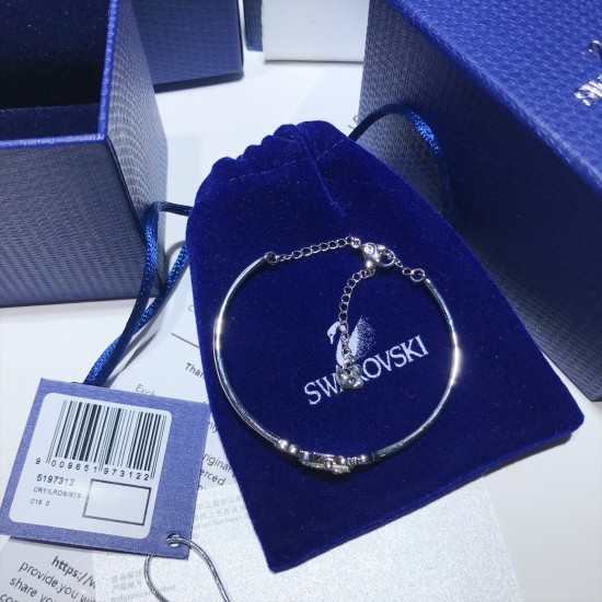 Swarovski Hello Kitty Heart Bangle 5197312 5.9CMx4CM