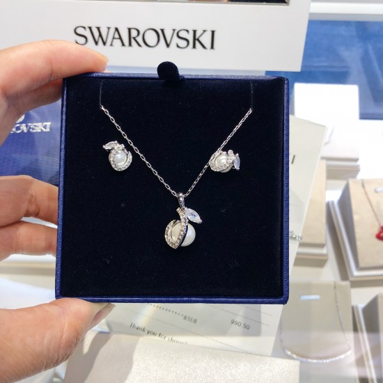 Swarovski Crystal Leaf Shape Necklace Earring 5464408