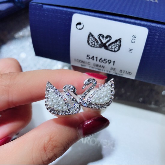 Swarovski Iconic Swan Earrings 5416591