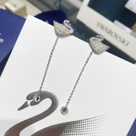 Swarovski Iconic Swan Earrings 5429270