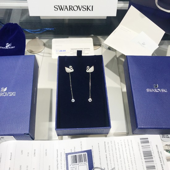 Swarovski Iconic Swan Earrings 5429270