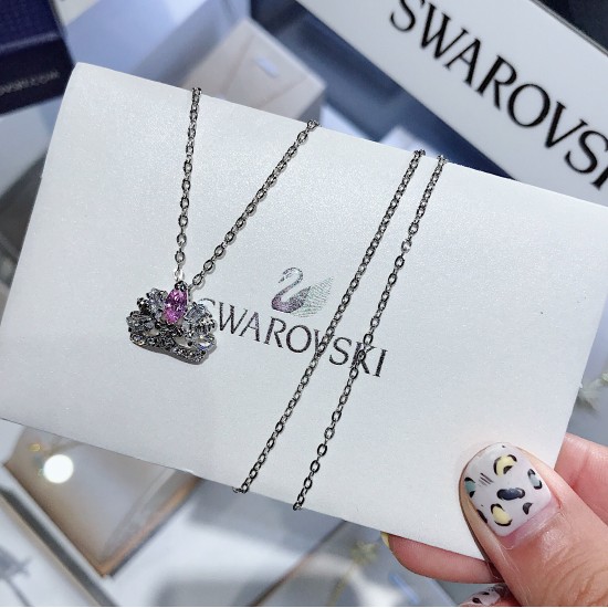 Swarovski Bee A Queen Necklace 5501076