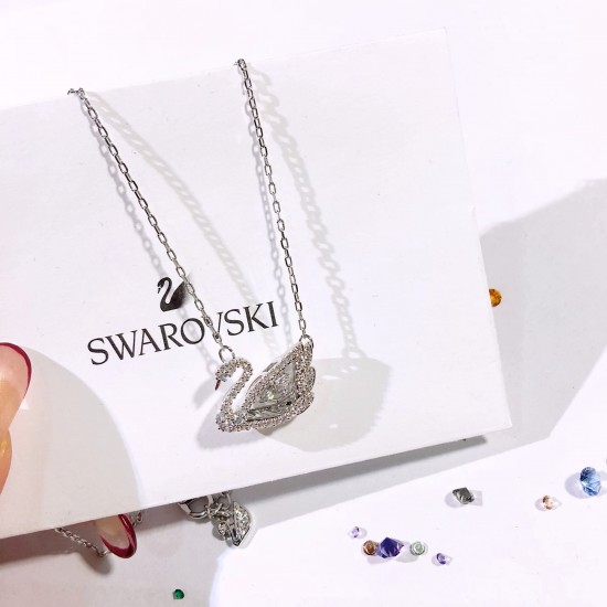 Swarovski Dancing Swan Necklace 5514421