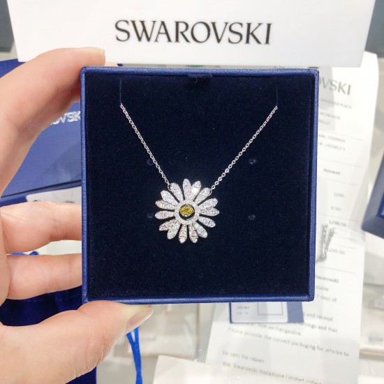 Swarovski Eternal Flower Pendant 5512660