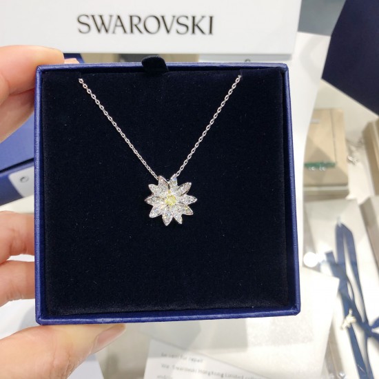 Swarovski Eternal Flower Pendant 5512662