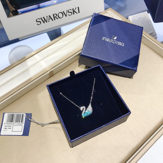 Swarovski Iconic Swan Pendant 5512095