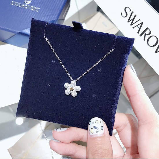 Swarovski Tough Flower Necklace 5136830