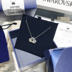 Swarovski Bee A Queen Pendant 5501080